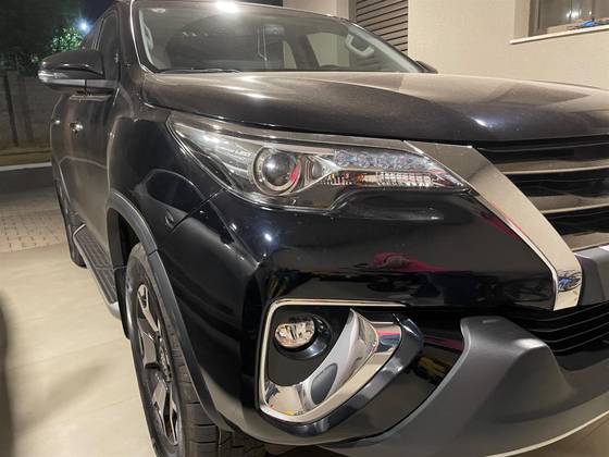 TOYOTA HILUX SW4 2.8 SRX DIAMOND 4X4 7 LUGARES 16V TURBO INTERCOOLER DIESEL 4P AUTOMÁTICO